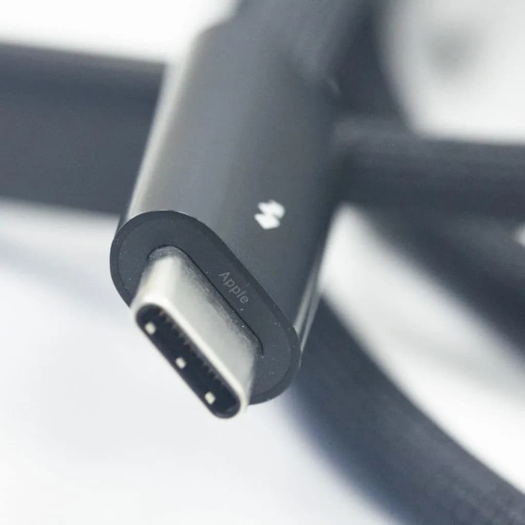 Apple Thunderbolt 4 Pro Cable 1M - Image 4